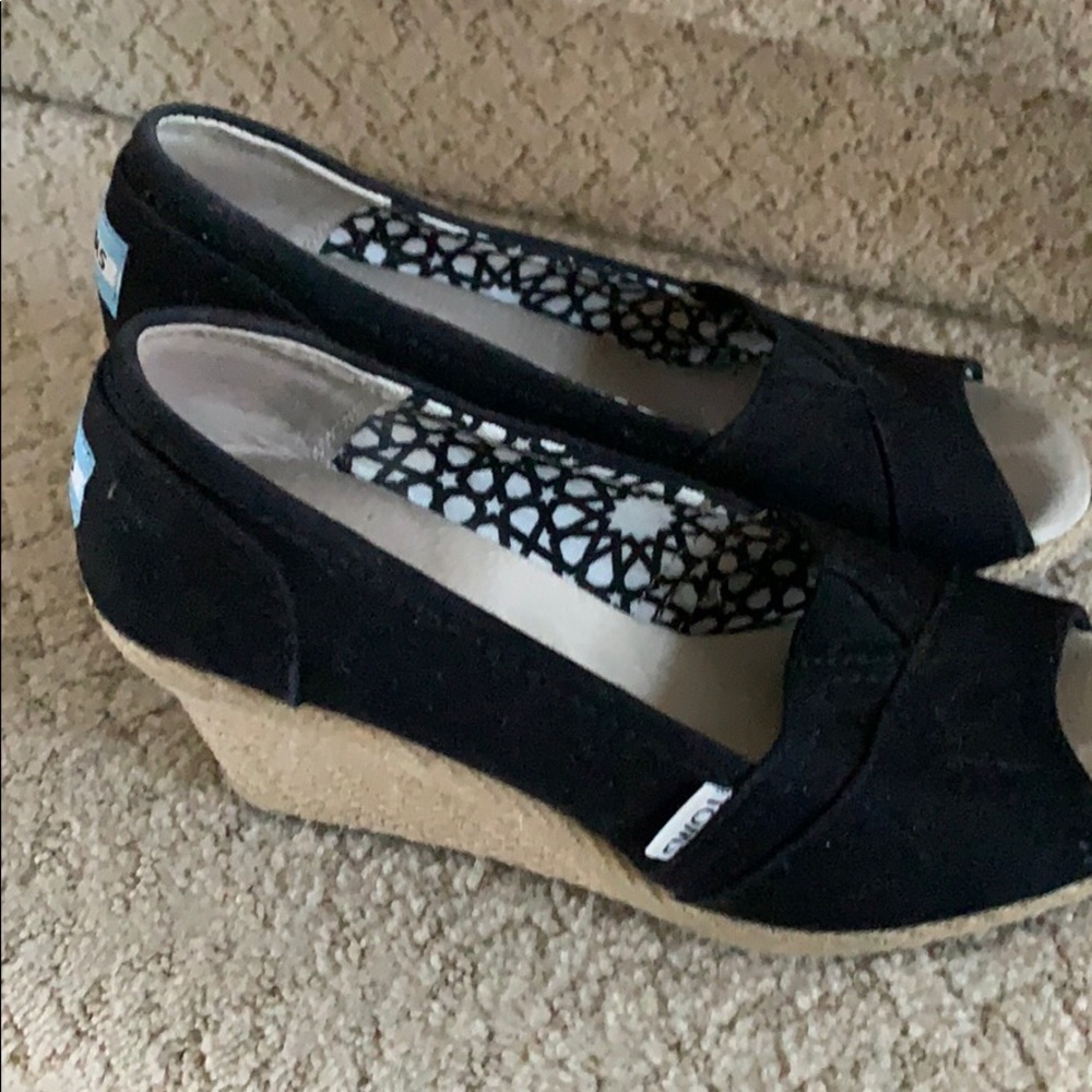 Shoes - Picture 5 of 5